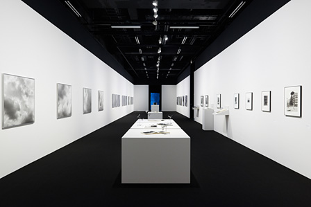 《高谷史郎：明亮的房间》展览现场